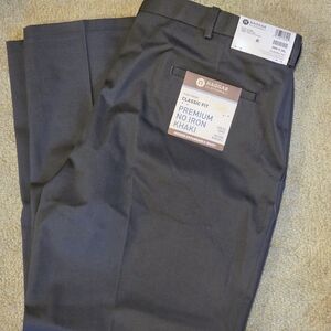 Haggar Men's Premium No Iron Khaki Classic Fit Flat Front 38x29 DARK GREY